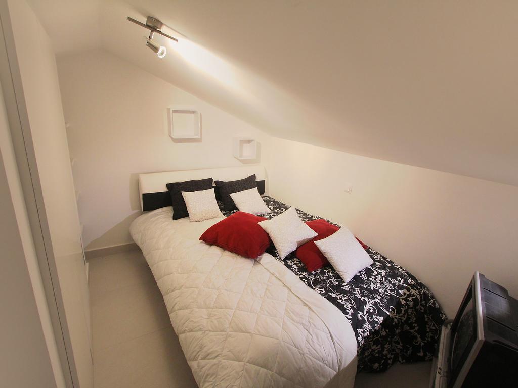 Apartment Cindy Ловран Стая снимка