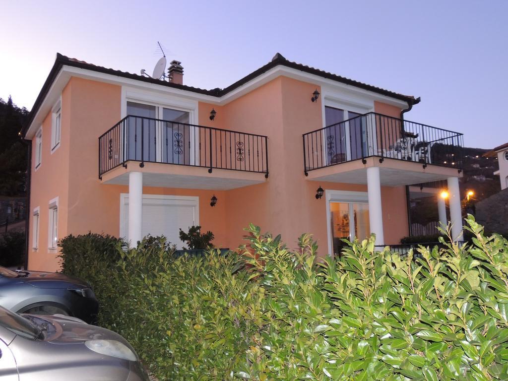 Apartment Cindy Ловран Екстериор снимка